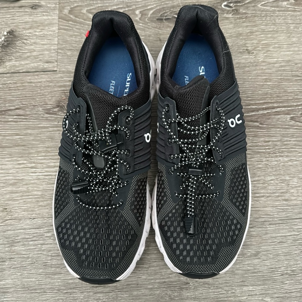 On Cloud women’s sneakers